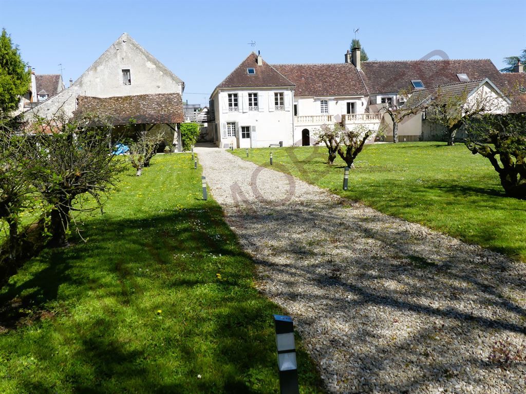 maison 7 pièces en vente sur ESCOLIVES STE CAMILLE (89290)